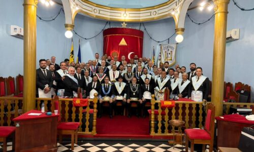 GRÃO-MESTRE DESTACA IMPORTÂNCIA DA RENOVAÇÃO DURANTE INICIAÇÃO NA LOJA UNIÃO E PERSEVERANÇA Nº 947