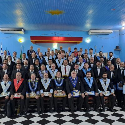 LOJA PEDRO MICHAEL STRUTHOS HOMENAGEIA MULHERES E...