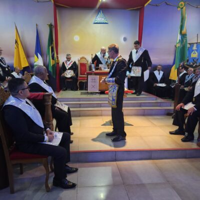 AUTORIDADES MAÇÔNICAS MARCAM PRESENÇA EM...