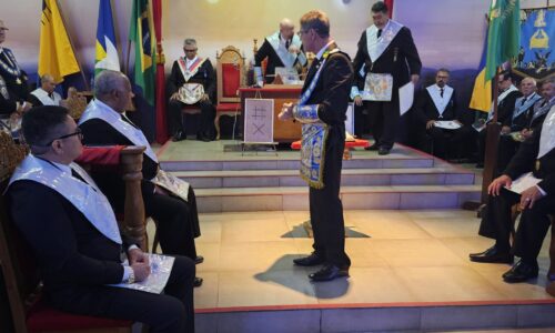 AUTORIDADES MAÇÔNICAS MARCAM PRESENÇA EM SESSÃO ESPECIAL DE ANIVERSÁRIO DA ARCA DA ALIANÇA