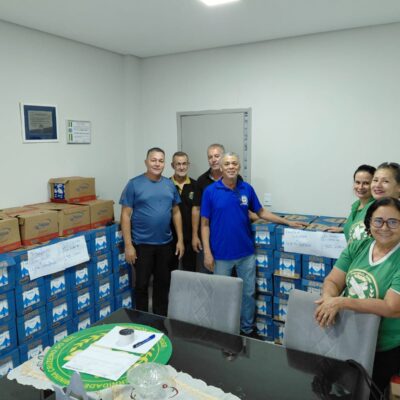 LOJA VERDADE ARRECADA 1.920 LITROS DE LEITE PARA...