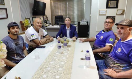 VETERANOS DA POLÍCIA MILITAR DE RONDÔNIA REENCONTRAM O GRÃO-MESTRE CLAUDENILSON ALVES DURANTE CELEBRAÇÃO DOS 40 ANOS DA TURMA DE 1986/2