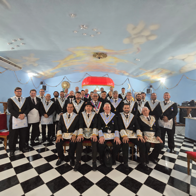 Lojas de Ji-Paraná realizam Sessão Magna...