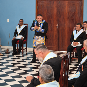 GOB-RO EM AÇÃO: SESSÃO INSTRUTIVA EM JARU FORTALECE LAÇOS COM PALESTRA DO GRÃO-MESTRE ESTADUAL ADJUNTO